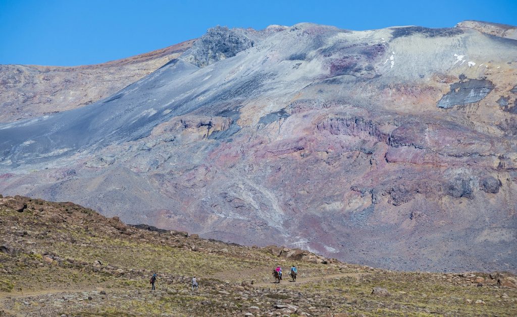 Sernageomin cambia a alerta amarilla a volcán Copahue