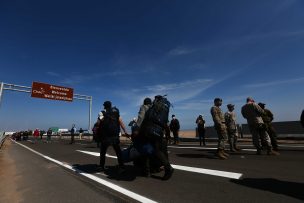 Prisión preventiva para dos venezolanos que ingresaban ciudadanos peruanos a Chile por el desierto