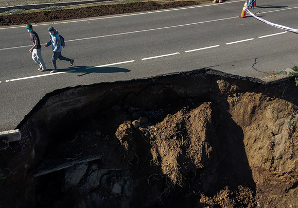 Esval aseguró que está entregando los antecedentes por socavón en Zapallar