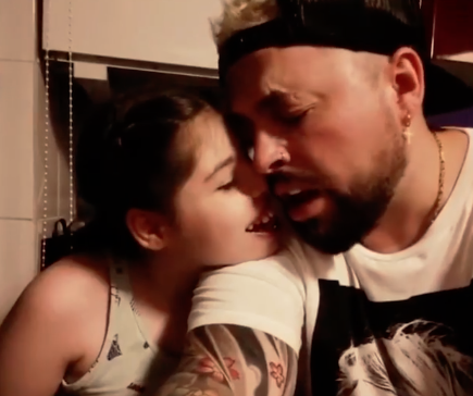 “Me entró una basurita al ojo”: El íntimo video de Rigeo junto a su pequeña hija que emocionó a los internautas