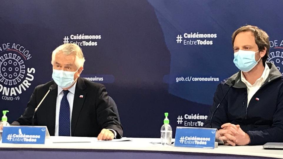 Ministro Enrique Paris salió al paso del estudio de Espacio Público: “Tiene un trasfondo político”