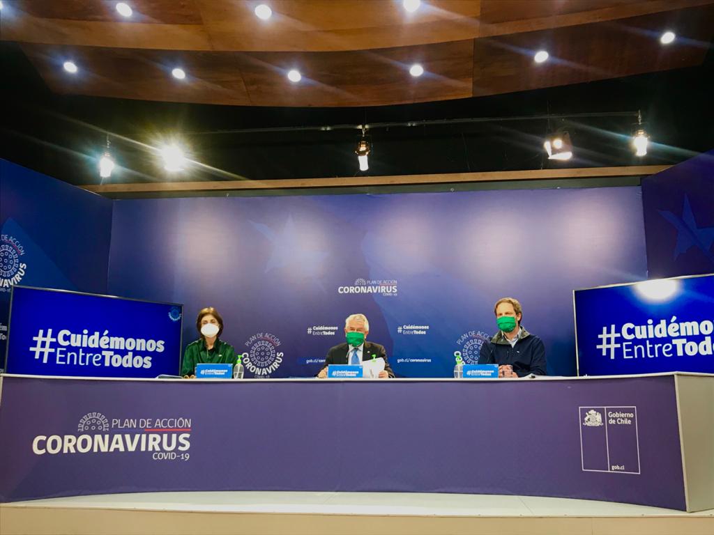 Ministro Paris y evolución del Covid-19: “Llevamos 25 días de mejoría”