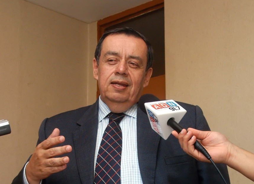 Exalcalde de Valparaíso Hernán Pinto fue internado en la UCI por pulmonía severa