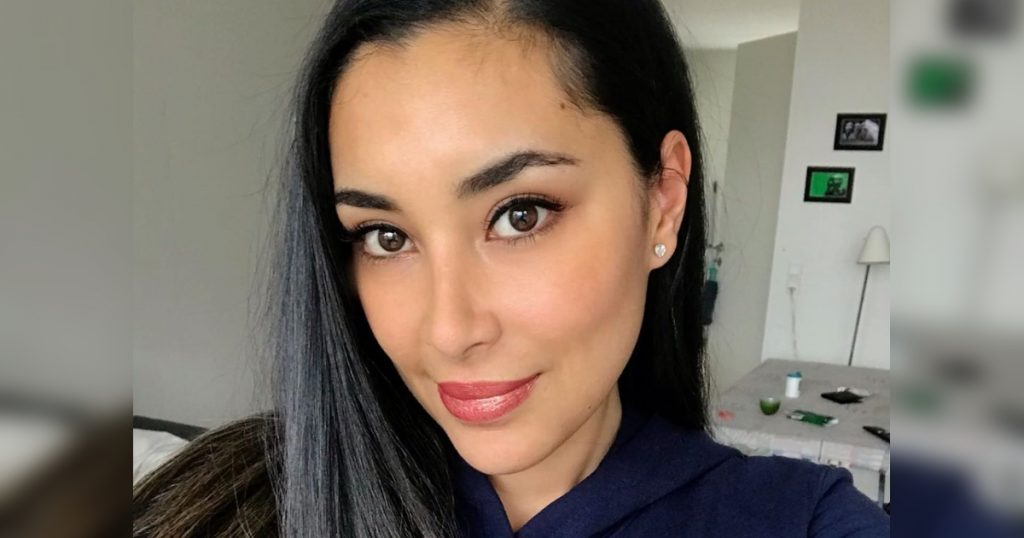 ¿Se parece? Natalia “Arenita” Rodríguez sorprendió en las redes con natural fotografía y fue comparada con Ariana Grande