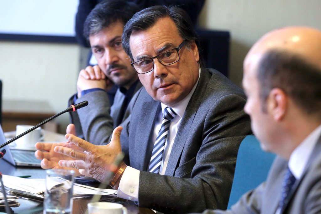 Urrutia (UDI): “Es inaceptable que el PC y el diputado Gutiérrez no reconozcan la legitimidad del TC”