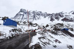 Gigantesca avalancha dejó dos vehículos de Alto Maipo sepultados en el Cajón del Maipo