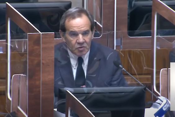 Andrés Allamand apunta a Desbordes y Lavín por apoyar el retiro del 10%: “Abrió una puerta que luego no fue capaz de cerrar”
