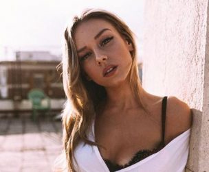 Ester Expósito enciende las redes sociales en bikini desde Marbella [FOTO]