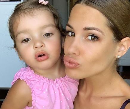 “No estoy de acuerdo con la foto”: Gala Caldirola fue cuestionada por posar con su hija desnuda