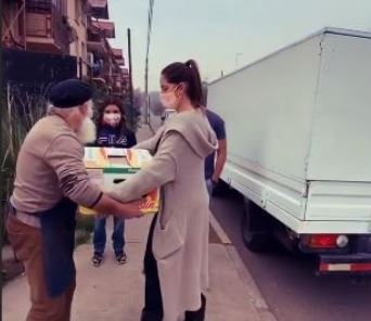 Iniciativa de Kel Calderón es todo un éxito: Llegó a las 700 cajas de mercadería entregadas en comunas vulnerables