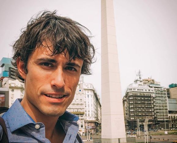 Periodista de CHV Roberto Cox presentó a su pareja en redes sociales