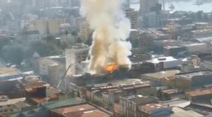 Incendio estructural afecta el centro de Valparaíso