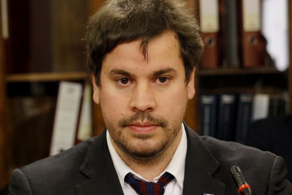 Jefe de Extranjería: “Seguir con este modelo irresponsable, de que entre cualquiera y vemos cómo se las arreglan, es un problema muy grave”