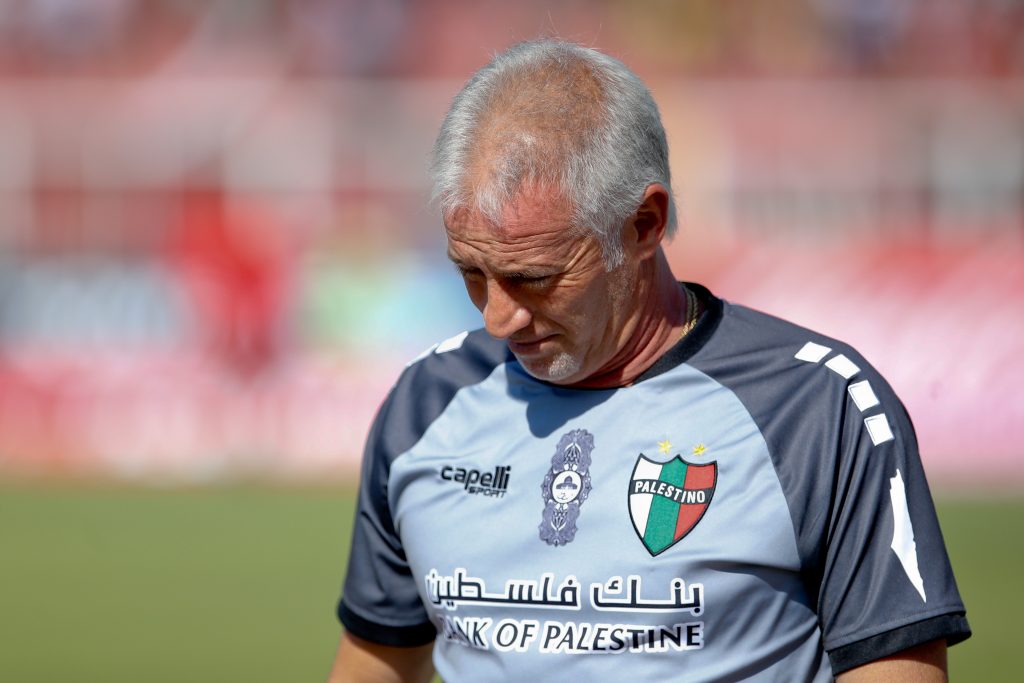 Ivo Basay dejó en vilo la capitanía de Palestino por restricción en la celebración de los goles