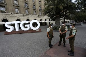 Detienen a dos personas por microtráfico en la Plaza de Armas de Santiago