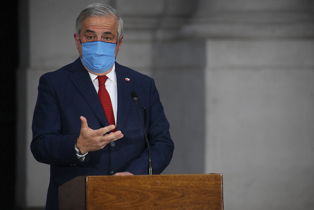 Ministro Paris y el “cuaderno amarillo” de Mañalich: “No creo que haya nada que ocultar”