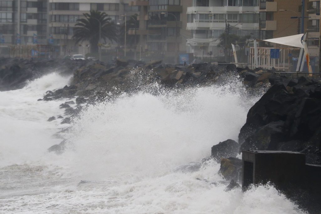 Emiten aviso de marejadas entre las costas del Golfo de Penas y Arica