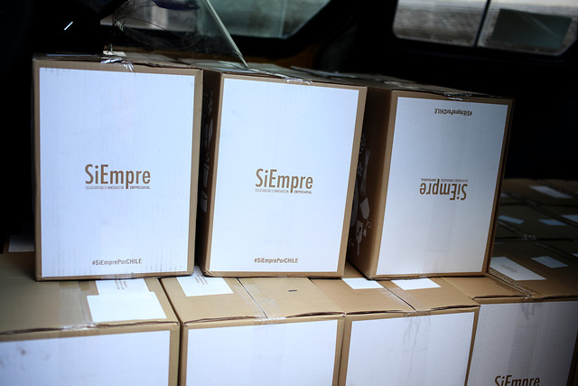 Bolsa de Santiago y CPC donan 1.638 cajas de alimentos a familias