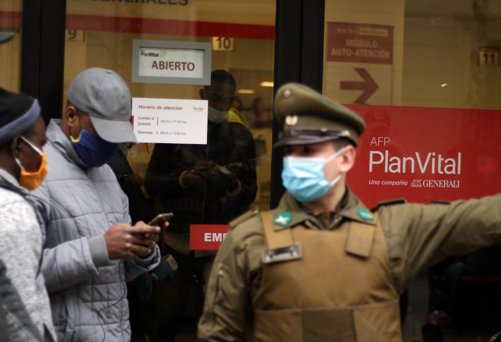 Nuevas filas en las oficinas de las AFP para la realización del retiro del 10% de ahorros previsionales