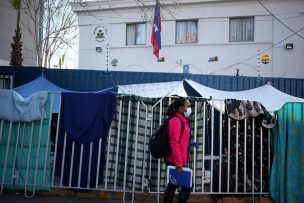 Cerca de 150 haitianos regresan a su país en vuelo humanitario desde Santiago