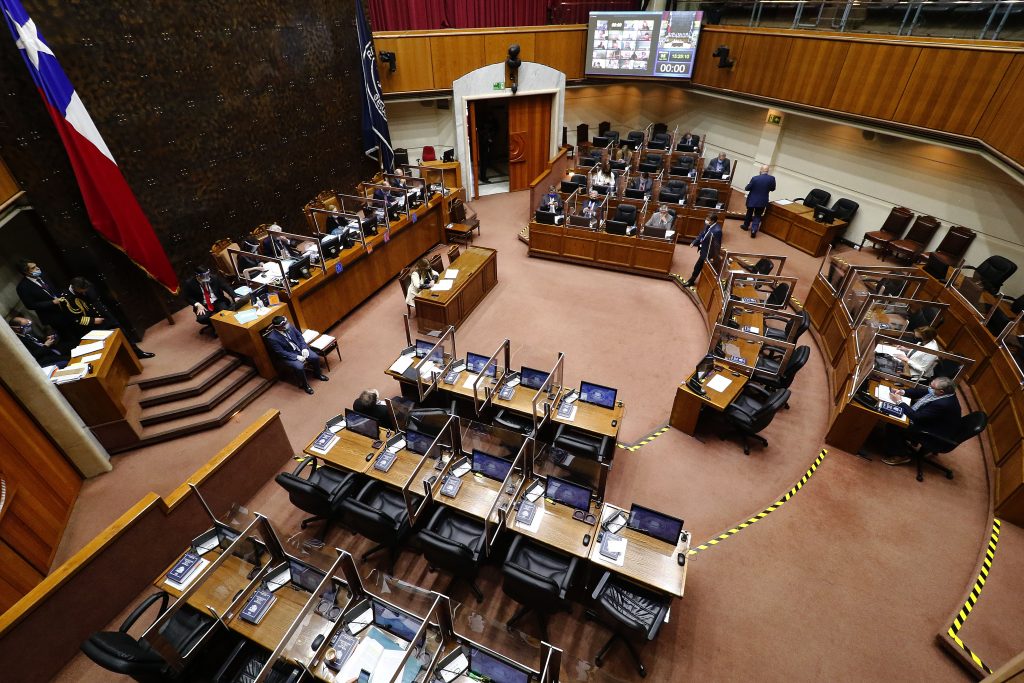 Ley de Migraciones: Senado rechaza indicación de visa de turismo laboral