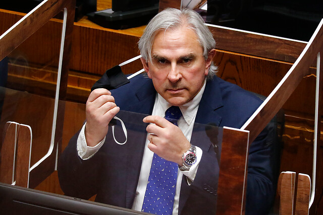 Moreira tras suspensión de rebautizo a academia de Carabineros: “Me da vergüenza mi Gobierno, le tiene temor a la izquierda”