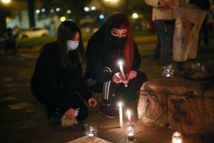 FOTOS | Realizan masiva velatón por Ámbar en Plaza Ñuñoa