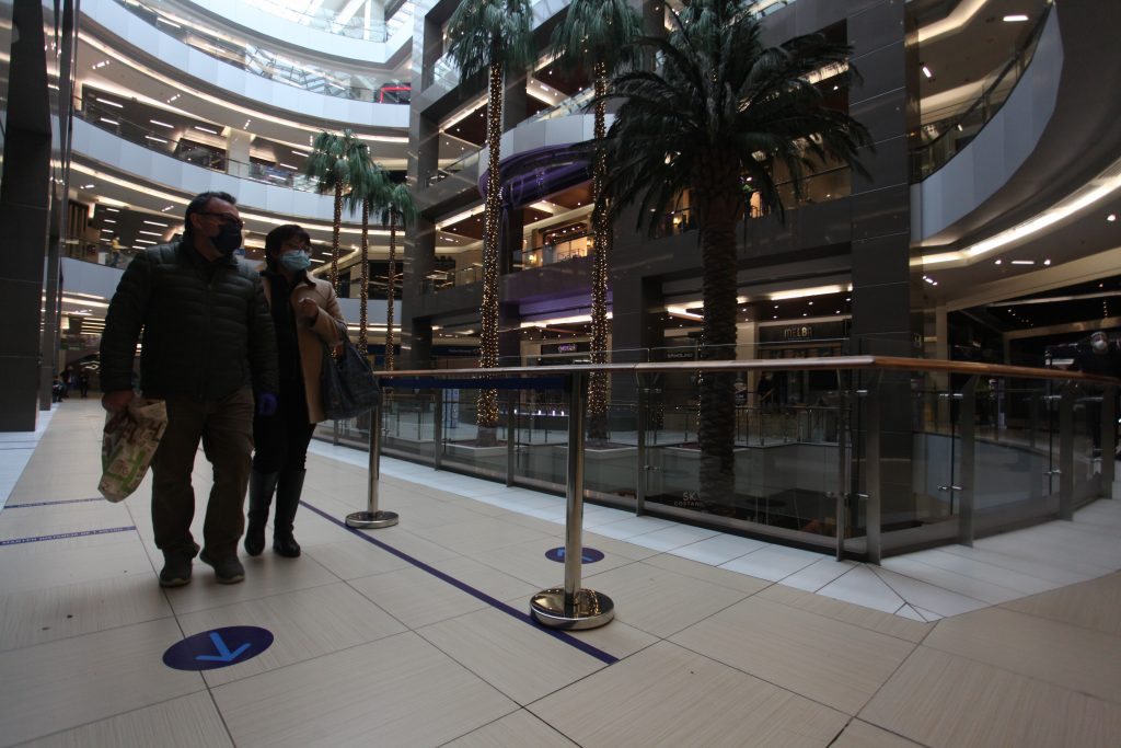 Reapertura del Costanera Center seguirá “de manera gradual, sin ningún tipo de publicidad y con medidas mucho más exigentes” que lo oficial