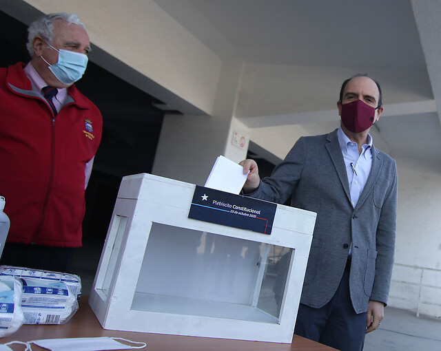 Ministro Monckeberg: Autoridad sanitaria no puede suspender el Plebiscito “bajo ningún aspecto”