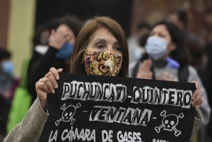 FOTOS | Habitantes de Quintero marcharon por reiterados episodios de contaminación e intoxicaciones en la zona