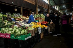 Feriantes de Osorno alertan alza de precios y escasez de stock por paro de camioneros