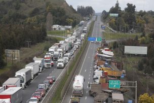 Camioneros siguen con bloqueo parcial de rutas en nueva jornada de paro