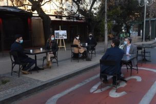 Providencia y Las Condes anuncian cierre de calles para que restaurantes puedan atender con distanciamiento social