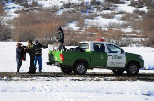 Carabineros atravesó la nieve y entregó ayuda a comunidad de Quinquén