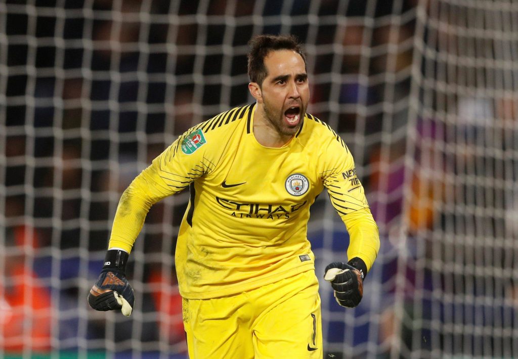 Claudio Bravo aparece en la citación del Real Betis para el debut liguero