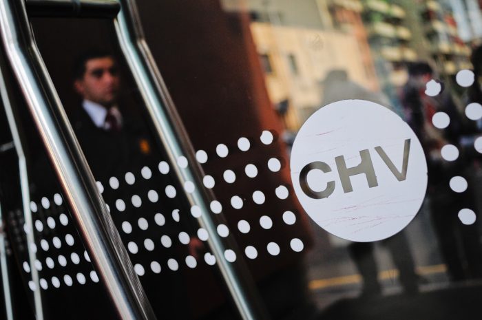 Chilevisión tendrá que pagar millonaria indemnización por incumpliendo en famoso programa de “infidelidades”