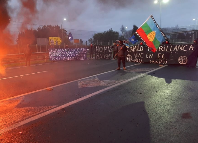 Ruta 5 Sur: Tránsito se encuentra suspendido a la altura de Ercilla por barricadas incendiarias