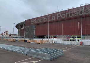 Comienza instalación del hospital modular en dependencias del Estadio La Portada