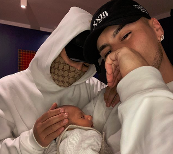 “Nuestra riqueza es la familia”: Raúl Peralta saca aplausos con registro junto a su hermano Gabriel y el pequeño Noah