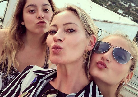 “Te ves muy linda y feliz”: Marcela Vacarezza compartió íntima fotografía donde se luce sin maquillaje y en pijama