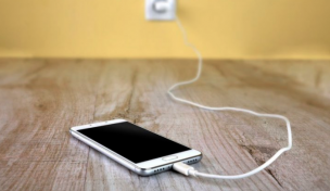 Tragedia en Brasil: Niño fallece tras recibir una descarga eléctrica mientras jugaba con su celular