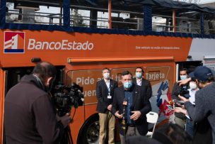 BancoEstado presentó este jueves tres buses de atención móvil