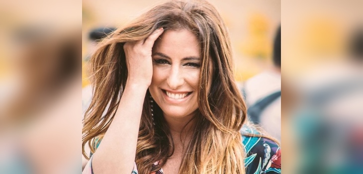 Con especial fotografía Fran Sfeir reveló que mantiene 10 kilos “de más” post embarazo