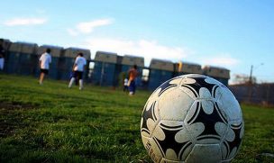 ¿Vuelven las pichangas? Se podrá jugar fútbol hasta 10 personas en comunas en Transición