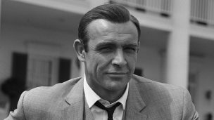 El primer James Bond celebra sus 90 años alejado del cine