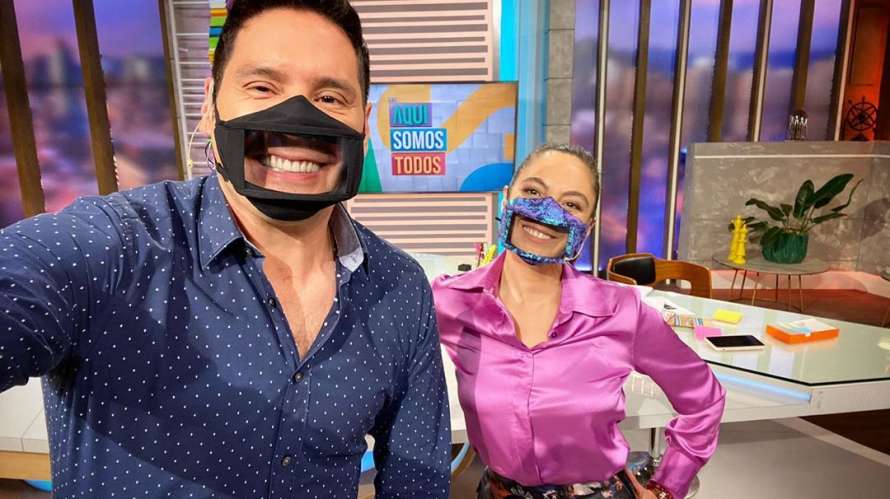 ¿Aprobadas? Ángeles Araya y Pancho Saavedra estrenaron mascarillas inclusivas en “Aquí Somos Todos”