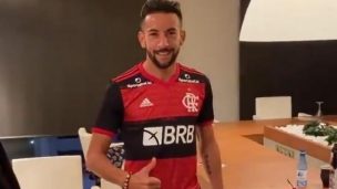 Mauricio Isla se estrenó oficialmente por Flamengo en victoria sobre Santos