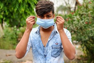 Coronavirus: OMS y Unicef recomiendan no poner mascarillas a niños entre 6 y 11 años