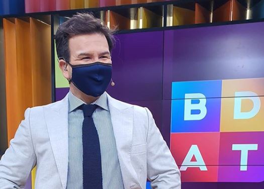 Nacho Gutiérrez destacó particular meme que usuarios de redes sociales hicieron con su “horrible” mascarilla
