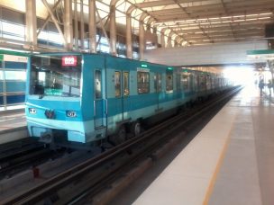 Estación Laguna Sur reabrió sus puertas y Línea 5 del Metro de Santiago opera al 100%